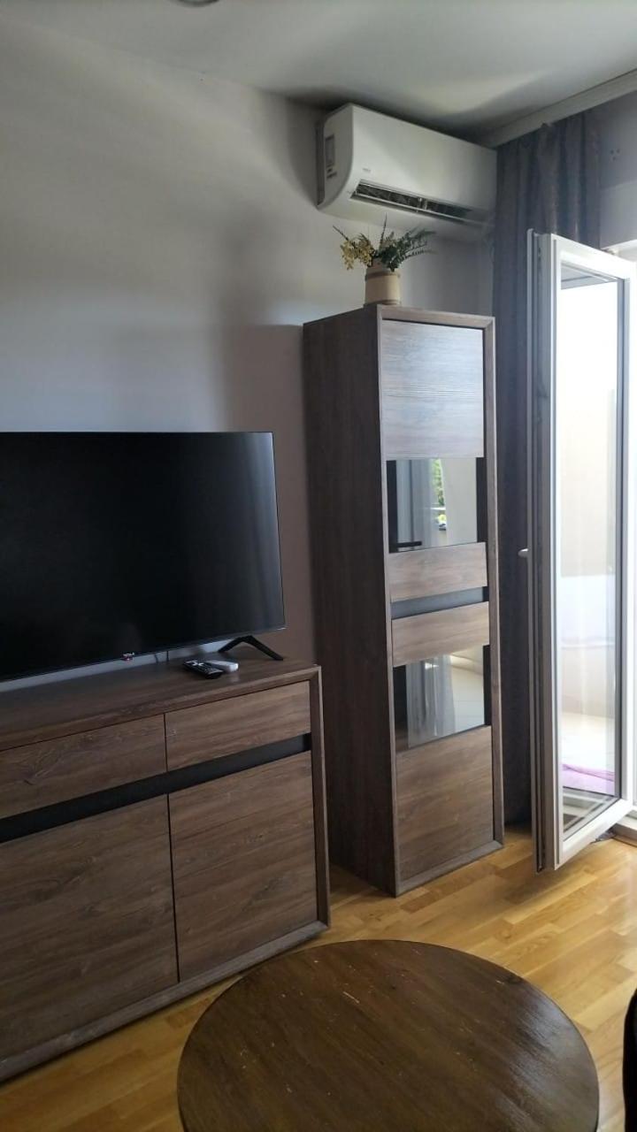 Ogi Apartman Διαμέρισμα Ποντγορίτσα Εξωτερικό φωτογραφία